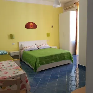 Appartement Centro Storico Flat 7 Min From Port, Lipari (Isola Lipari)